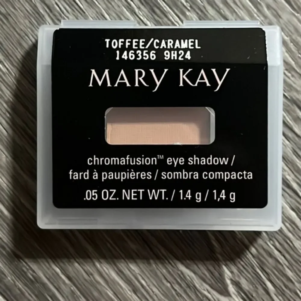 MARY KAY CHROMAFUSION EYE SHADOW, TOFFEE